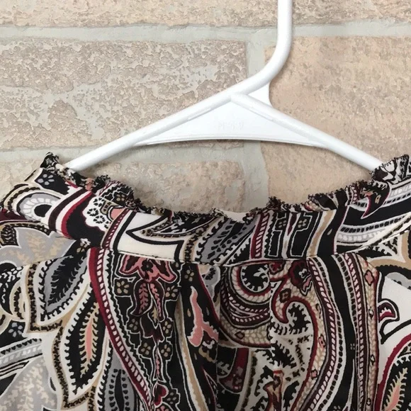 ✅White House Black Market Blouse - Picture 5 of 9